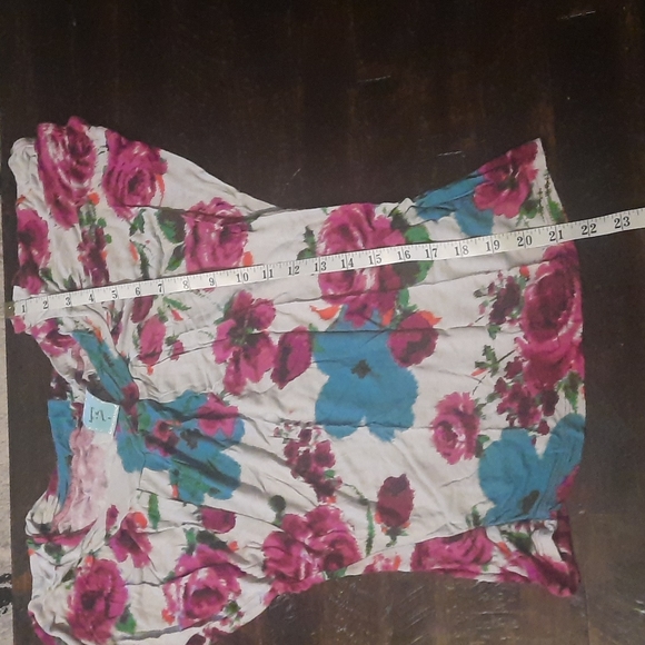 Floral top - Picture 6 of 7